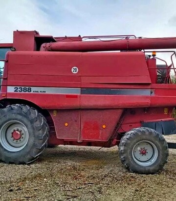 Зернозбиральний комбайн Case IH 2388, 2001 р.в, 2696 м/год, б/в - фото 3