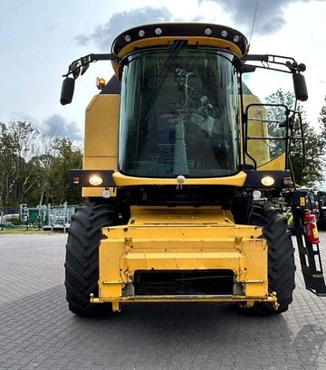 Зернозбиральний комбайн New Holland TC 5.80, 2015 р.в, 2428 м/год, б/в - фото 2