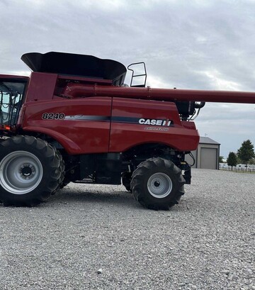 Зернозбиральний комбайн Case IH 8240, 2016 р.в, 2014 м/год, б/в - фото 3