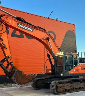 Экскаватор гусеничный Doosan DX 340 LC-5, 2017, г.в., 6861 м/ч, б/у - фото 2