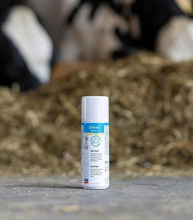 Спрей Kerbl Silver Spray для догляду та лікування копит