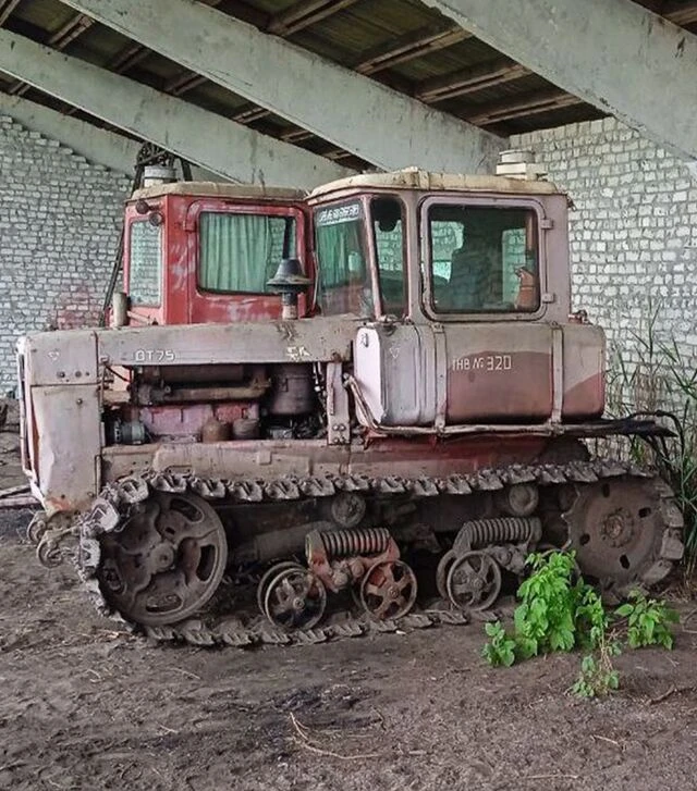Трактор гусеничний ДТ-75 ДТХС 4, 2003 р.в, б/в