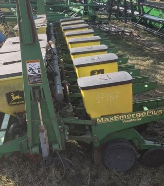 Сеялка пневматическая John Deere 1750 8-рядная, б/у