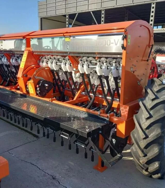 Сеялка зернотуковая Favorit СЗФ 3,600-V