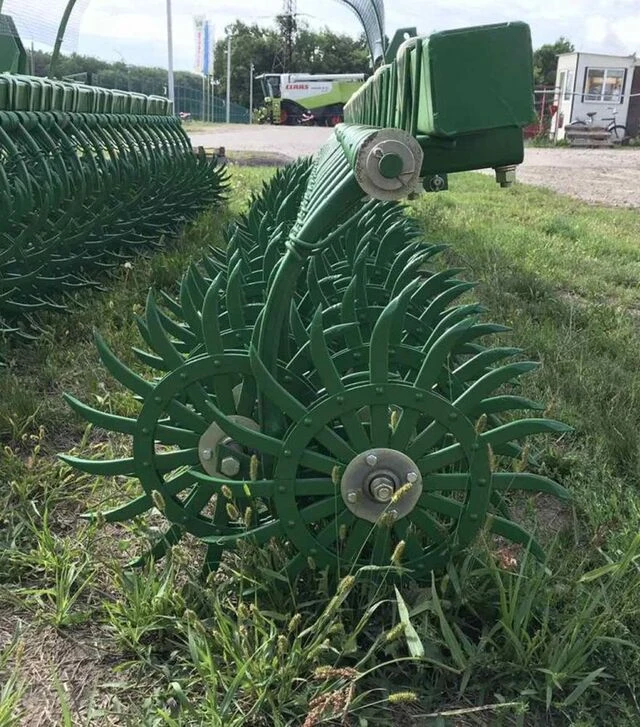 Борона ротаційна навісна John Deere 400, 4,5 м, диск ∅520мм, б/в