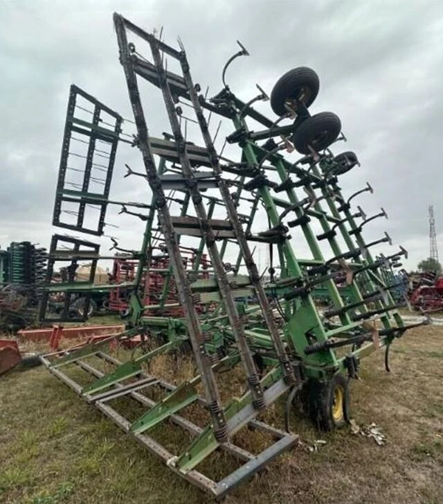 Культиватор John Deere 980, 12,5 м, с пружинной бороной, б/у