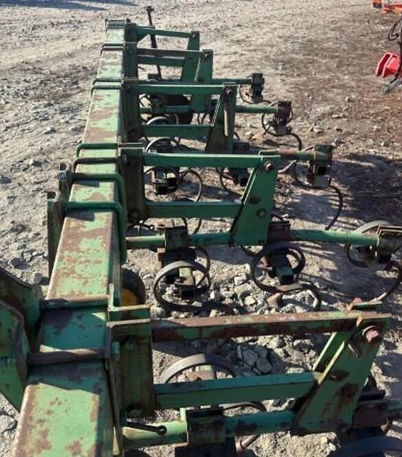 Культиватор пропашный John Deere RM, междурядья 75 см, б/у