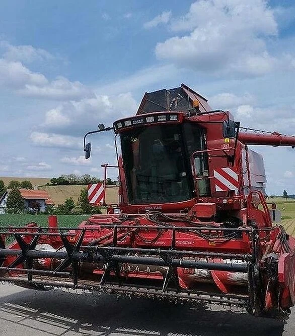 Зерноуборочный комбайн Case IH 2388, 2004 г.в, 2790 м/ч, б/у