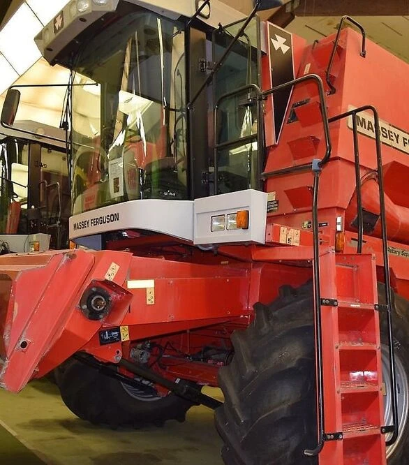 Зернозбиральний комбайн Massey Ferguson MF 40, 1999 р.в, 2100 м/год, б/в