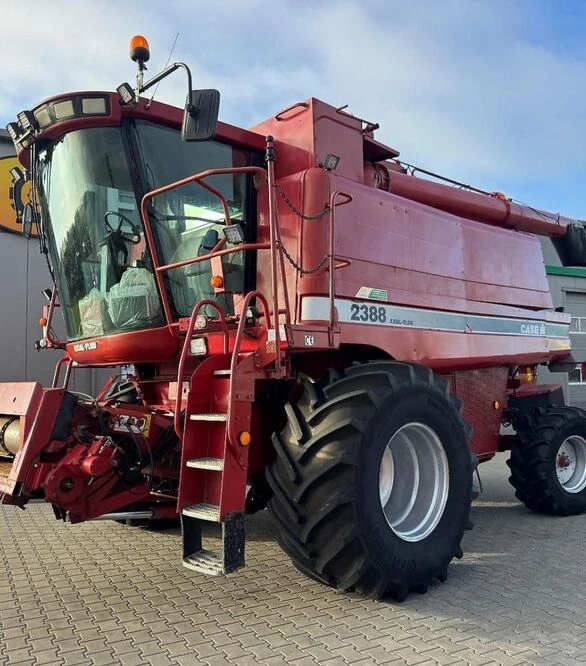 Зерноуборочный комбайн Case IH 2388 Axial-Flow X-Clusive, 2004 г.в, 4730 м/ч, б/у