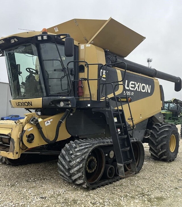 Зерноуборочный комбайн Claas Lexion 585R, 2010 г.в, 2002 м/ч, б/у