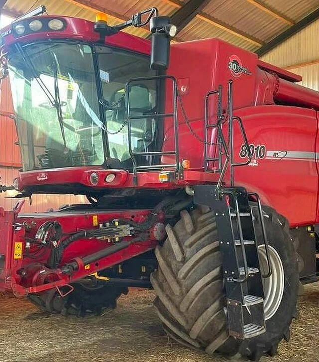 Зерноуборочный комбайн Case IH 8010 Axial Flow, 2007 г.в, 3040 м/ч, б/у