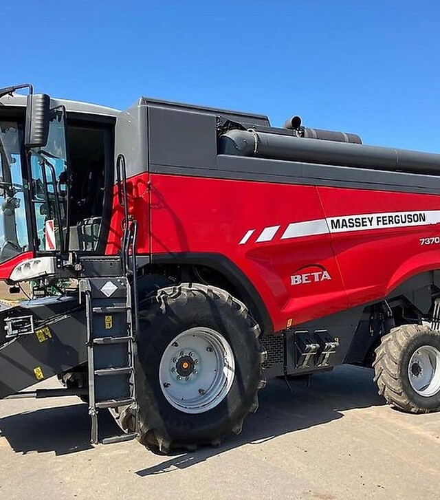 Зернозбиральний комбайн Massey Ferguson 7370 Beta, 2014 р.в, 1395 м/год, б/в