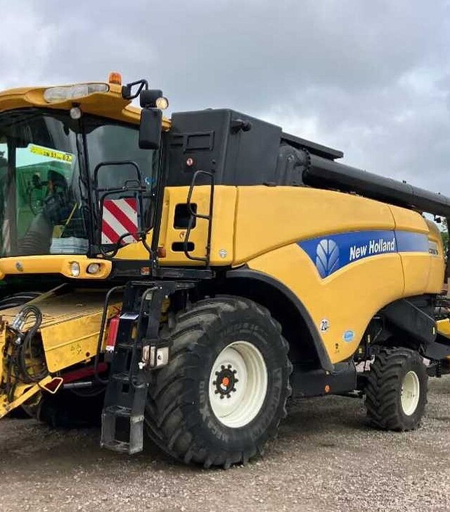 Зернозбиральний комбайн New Holland CX 8070, 2012 р.в, 2430 м/год, б/в