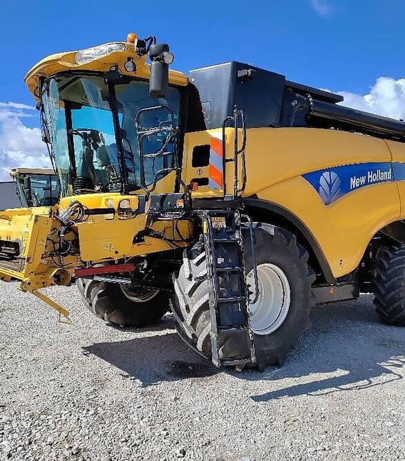 Зернозбиральний комбайн New Holland CX 8090, 2013 р.в, 2692 м/год, б/в