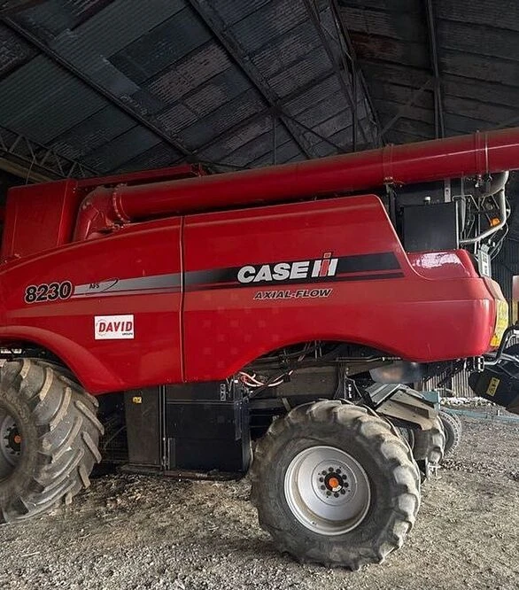 Зерноуборочный комбайн Case IH Axial-Flow 8230, 2010 г.в, 2800 м/ч, б/у