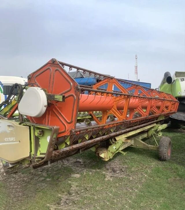 Жатка зерновая Claas Vario 750, 2006 г.в, с транспортной тележкой, б/у