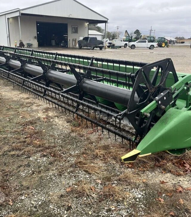 Жниварка зернова John Deere 630F, 2011 р.в., б/в