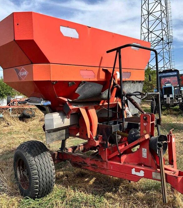 Разбрасыватель минеральных удобрений KUHN AXIS 301 K, 2007 гв, б/у