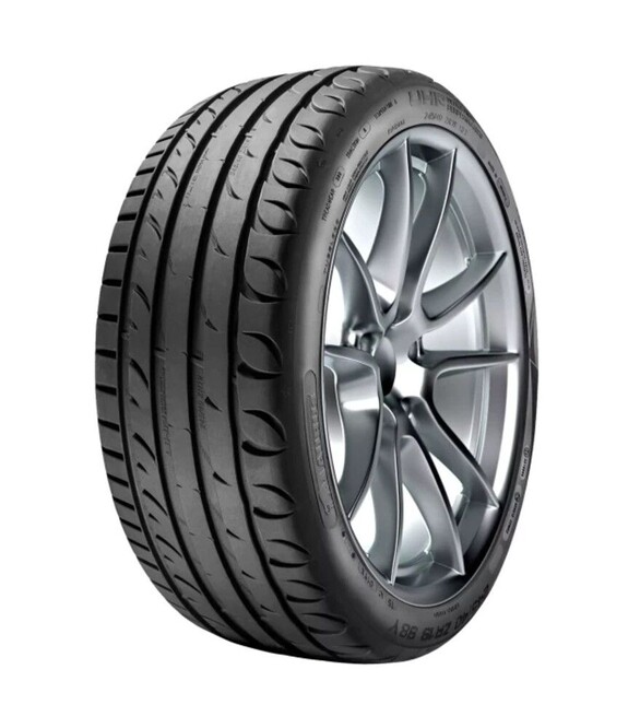 Шина Taurus UHP 235/45 ZR17 97Y XL